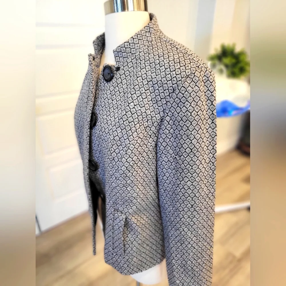 WOMEN'S GREY AND BLACK METRO STYLE SKIRT SUIT SET SIZE 12 - Picture 4 of 16